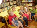 przedszkolaki w bibliotece
